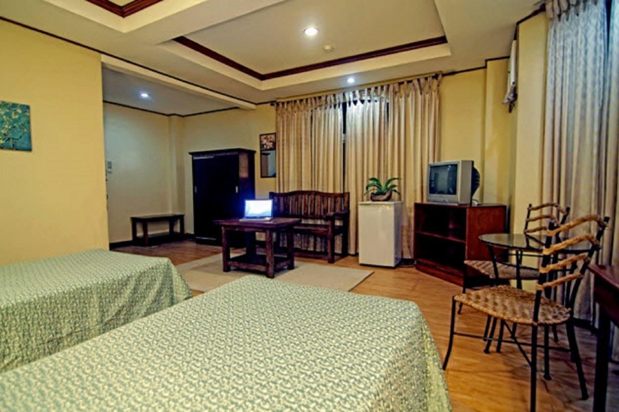 The Shoreline Subic Hotel Olongapo Dış mekan fotoğraf